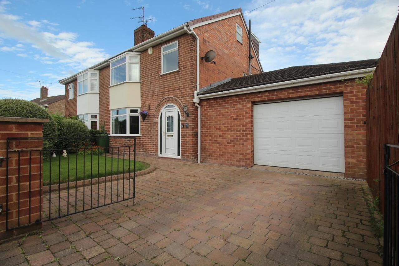 Queens Road - Luxury Spacious Home In Chester Christleton Exterior foto