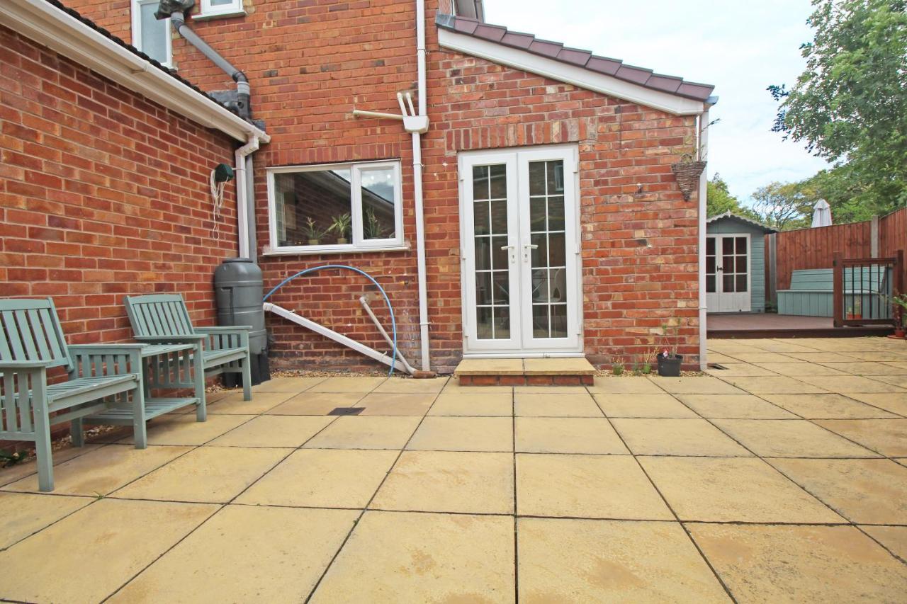 Queens Road - Luxury Spacious Home In Chester Christleton Exterior foto